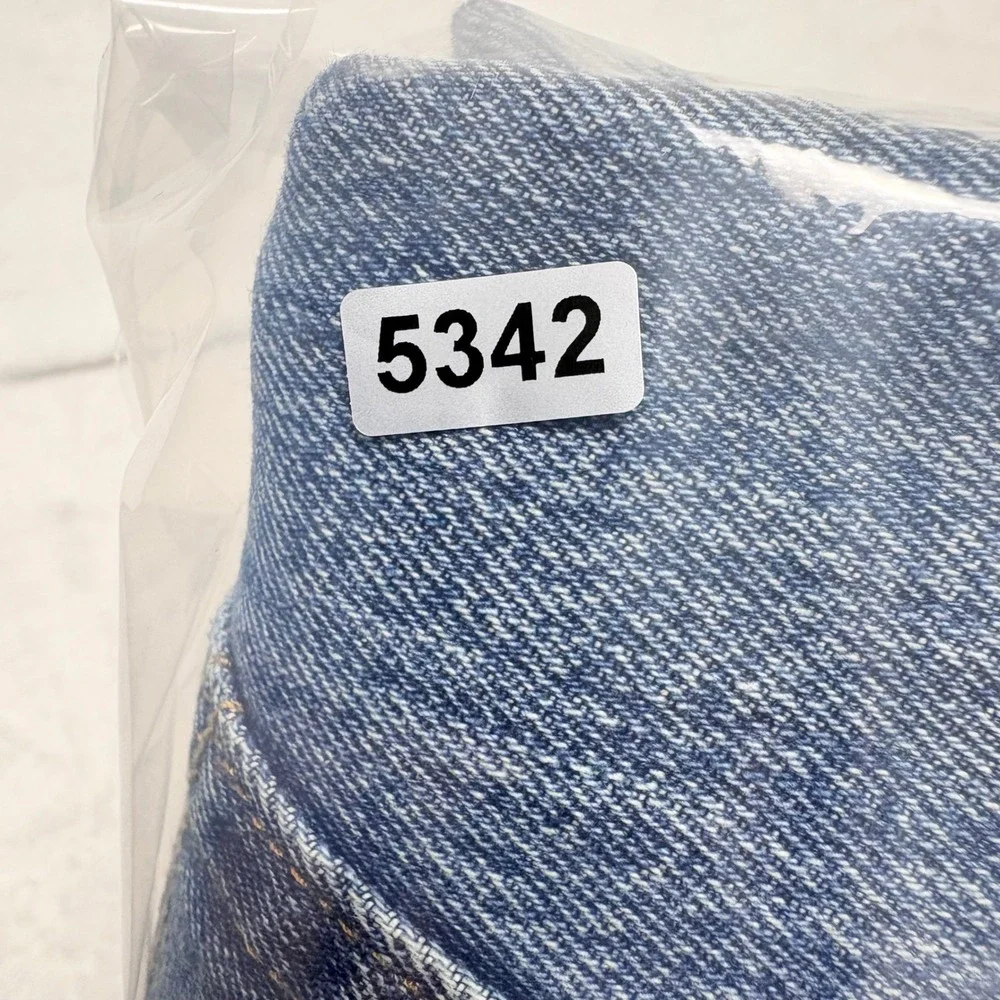 Levis 501 Original Fit Jeans Mens 32x30 Straight Leg Button Fly Medium Wash Blue